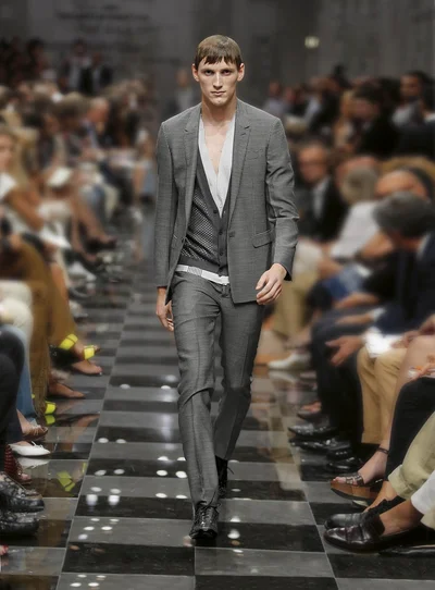 Look 10